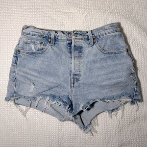 ‼️SOLD‼️ size 28 Levis Shorts